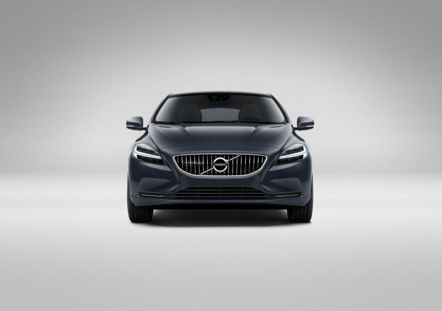 Volvo V40 T5 Inscription 2016 года  (фото 8 из 11)